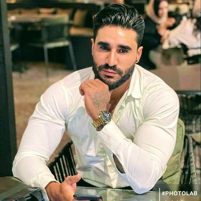 nassermogbily's profile picture. يا من غرامك في حنايا الروح حط
وصرت احبك يا هوا مهما يكون
ما شفت مثلك في حياتي شخص قط انت الوحيد ذي لك غلا من كل لون كتبت احبك يالغلا في كل خط
وصرت احبك واطرحك