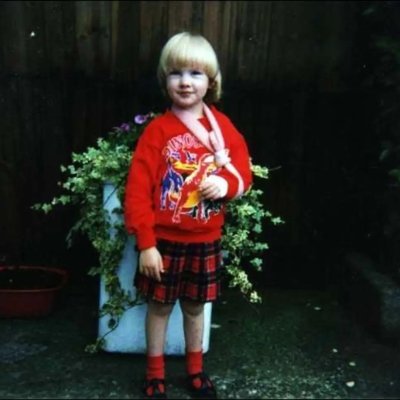 MaeHyphenGwynne's profile picture. I fall apart with all my heart.