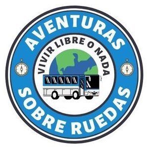 Viajamos a ciudades y pueblos a enseñar sobre programación y tecnología.