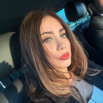 Zeynep38849185's profile picture. 