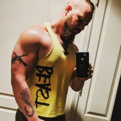 🇺🇸6’0 260 lbs Powerlifter Bisexual Creator 💪https://t.co/er3fgnlcwe

Top 7% OF and growing 👌 Daddy to the insatiable @athenaakayee