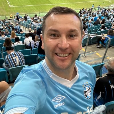 Pai da Martina e marido da Nicéli. Administrador e Representante da Indústria Farmacêutica. AQUI É GRÊMIO!