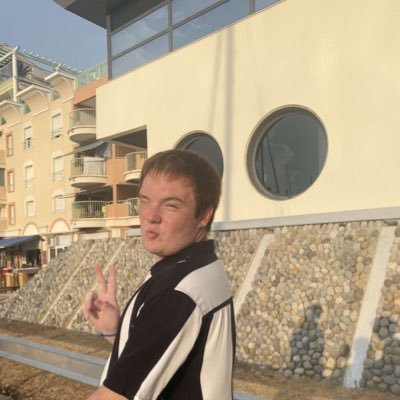 KLN79129129's profile picture. 🤍