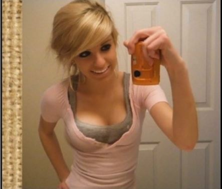 ARE YOU AWKWARD? If yes , then follow me for the most hardcore awkward tweets ;]