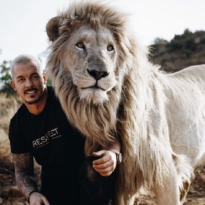 🦁 My mission is to bring Animals 🐾 into people hearts ❤ Swiss_boy 🇨🇭 living in African 🇿🇦