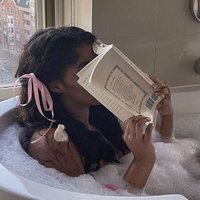 🌸 tems (@eclecticreads) Twitter profile photo