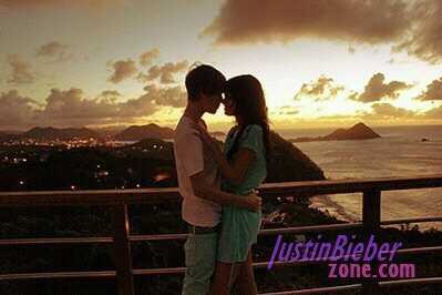 SomeoneIsFallin's profile picture. Dm me who your falling in love with, its totally annonymous, and I will tell them someones fallin for them! No Celebrites.