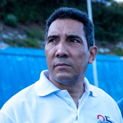 Ministro del Transporte de la República de Cuba desde el año 2019. Ingeniero Mecánico y Máster en Transporte Automotor. Natural de Villa Clara, Cuba.