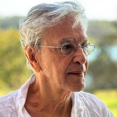 Private Twitter accounts of Caetano Veloso