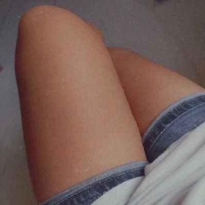 -thigh pics seller
-you can request 
(non nudes only)