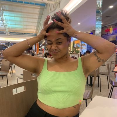 vivixdai_'s profile picture. Biomedicina 🧫 | essa sou eu💗📚