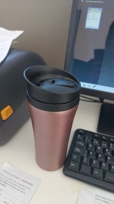 Acá simpático, buena onda y siempre con ganas de pasarla bien!!