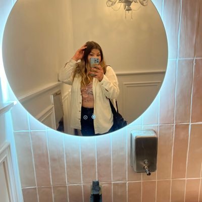 melsshell's profile picture. insta @o.melissaaaa