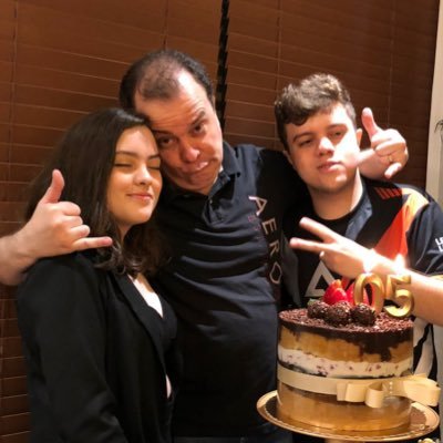 Médico do Taballho, Gestor de Saúde, Segurança, Meio ambiente e Qualidade Membro titular da @IcohOrg e @anamt_brasil
Amante de e-Sports, Owner @vgopenoficial