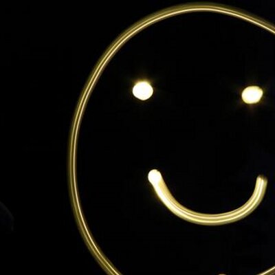 とーもん ドイツ語で金木犀はduftbluteといい 香りのよい花 という意味 どこにも金という色の表現はない しかし 日本人は 金木犀の橙色を金と表現し 銀木犀の白色を銀と表現した 昔の日本人の感性は本当に素晴らしいと思う