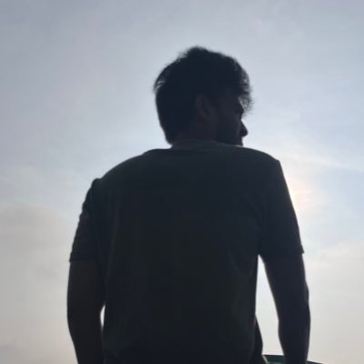 _vickyventures's profile picture. usual namma oor techie | just documenting my journey around tech | JS | TS | Python | Micro services | பெரிதினும் பெரிது கேள்.