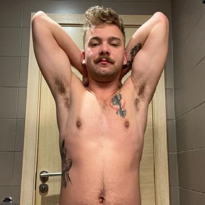 open minded and single gay here looking for someone who is caring,loving and trustworthy,someone who is ready for a long term relationship and have plans for💋