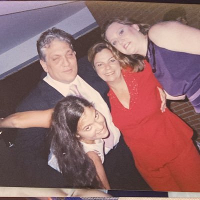 Cukydishwasher's profile picture. Producer & Living en una sitcom REAL de humor negro. Pues cuando Cuky se aburre... ¿Quién se entretiene?