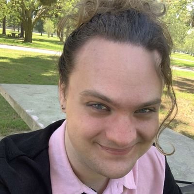 They/Them ♪ #VCTAmericas Associate Esports Event Producer @riotgames ♪ (opinions and tweets are my own)