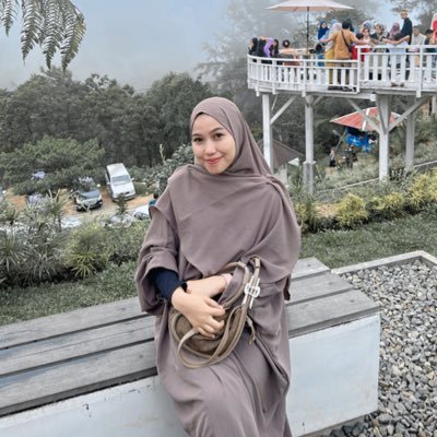 srihrdyntij's profile picture. from Allah, for Allah, back to Allah🖤