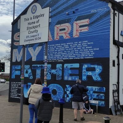 hitchinhatter's profile picture. 