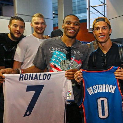 @russwest44 @melod1p CR7❤️ @laclippers #webelieveclippers @hornets