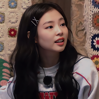 Iovetapestry's profile picture. 