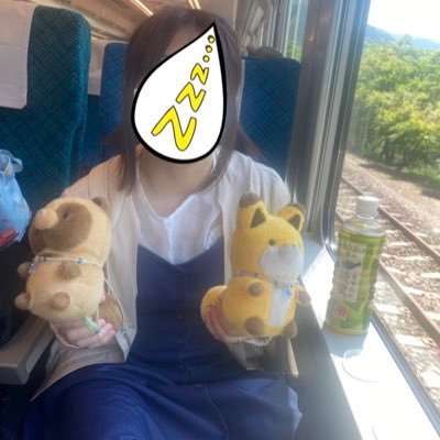 元結衣です。タヌキとキツネを愛してるOLです👩‍💼タヌキとキツネ催事は全国追いかけます💨 アニメ、料理、鉄道、飛行機、高速バスなどを使用したゆったり旅が趣味です☺️趣味が合う方は仲良くしてくださると嬉しいです✨怪しいアカウント以外は基本フォロバ100%です‼︎(身長147センチ)ちっちゃくないもんby種島ぽぷら風