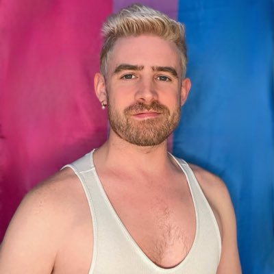 1% evil, 99% hot gas. Musician. Voice Actor. Theatre. Bisexual. Gamer. Party. He/Him 🇮🇪🏳️‍🌈 Twitch👾/Insta📸: deanagedream