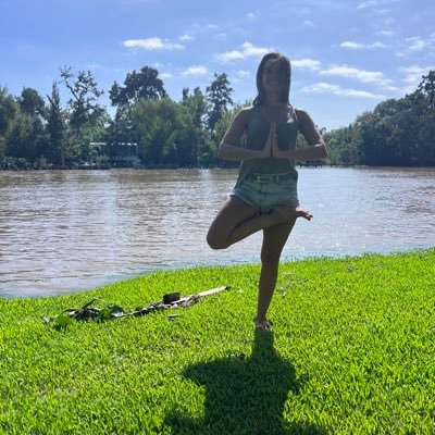 Acompaño procesos de Bienestar con mi programa virtual de Yoga y Mindfulness ❤️🧘🏾♀️ creo en un mundo más empático, consciente, feliz ❤️