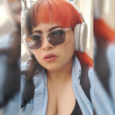 DiseƱadora. Fotógrafa.
Perdón por ser doble escorpio.