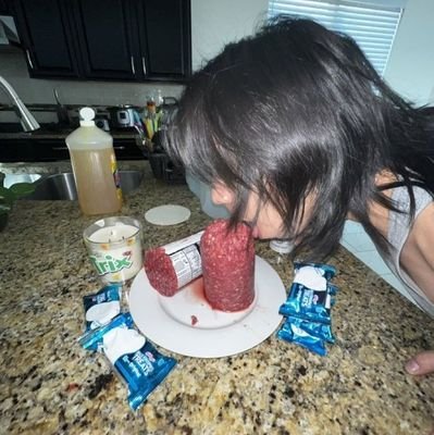 vatinhrs8's profile picture. Block, don't report.