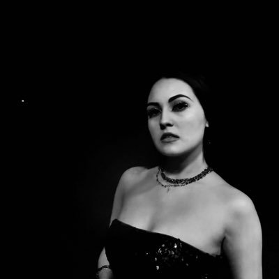 elizabethrosesa's profile picture. Author of 'The Midnight Poet'