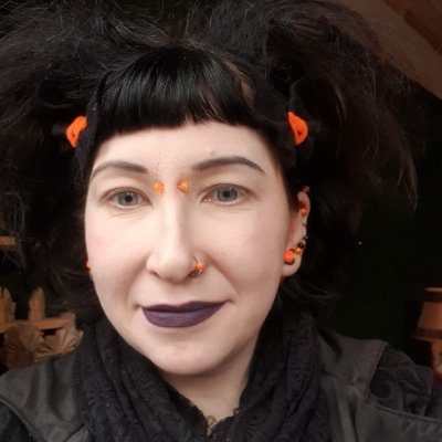 Eco-feminist & eco-goth ♀️🌿🦇 Renewables and sustainability by day, #SpecFic writing (@northlitagency) by, er...also day?! #OCD. #Autistic. Views my own.