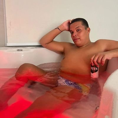 EDUARDOTABACHI8's profile picture. UMA VERDADEIRA PIRANHA PASSANDO NA TELINHA DE VCS.

TENHO 22 ANOS 
CIDADE NATAL: NITERÓI - RJ
GAY🏳️‍🌈