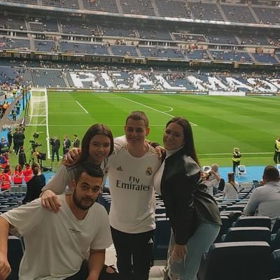 -Cuenta fan Real Madrid 🤍💙
-14 copas de Europa🏆
-90 minuti en el Bernabéu son molto longos ⌛