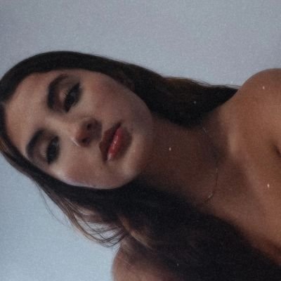 anabril39's profile picture. 