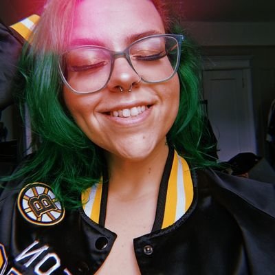 brooklyn based bostonian || green spinach hair lookin' ass || would literally die for David Krejci || we were renegades. we were rebels. we were outlaws. 🗑️