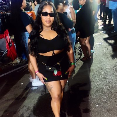 Nuttin make a woman feel betta Than Berrettas and Amarettas, butta leathers and mad cheddaz.