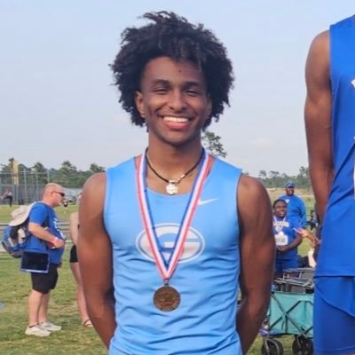 Glory To GOD✝️ || Georgetown 25”|| Triple Jump 45”8 || 3.3 GPA || 18aalmaguer@gmail.com ||