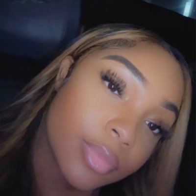 EyeKandii_ Profile Picture