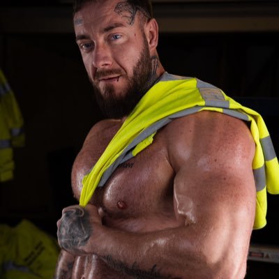 Big filthy testosterone fuelled plasterer. I got my tool for the lads. Follow my sexual journey with me. see what I get up to with my mates on building site.