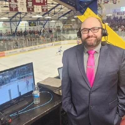 Sports broadcaster, writer, video editor podcaster. Proud WLU alum. Dir of Comm for @ndjrahounds, @theSJHL Co-Director of Media. Miri and Abi's dad.