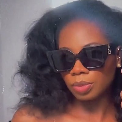 mayowa_96's profile picture. God is love✨| Unapologetic Intersectional Feminist | Follow at your own discretion