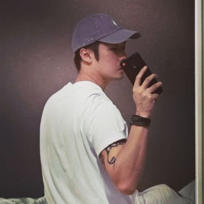 jjjacksoninlove's profile picture. 真心不過紅鈔票，感情不過性需要

糟糕人生的糜爛生活帳。
點擊進入，陌生人你好。

#刺青 #tattoo #fun #hksex #hongkongsex #date #respect