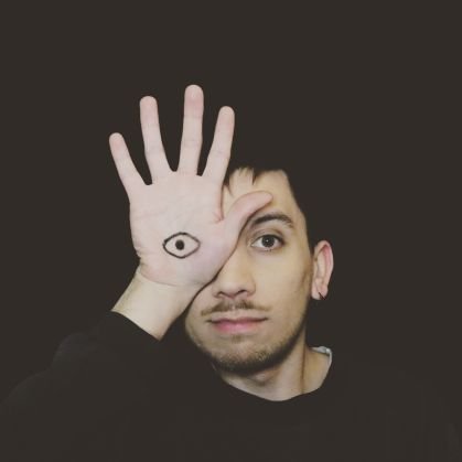 homoheretico's profile picture. Y así como ves, estoy viva aún. Será cuestión de suerte.