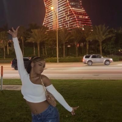 bah.🌴🇧🇸 * I vow to praise You..through the good and the bad❤️ Big heart, wrong generation