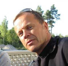 Happy in Finland, father of 3, environment, engeneering, humans, politics, sport. Manchester United fan.