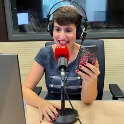 “Yo no la conocía de nada, y la tía controla.” @danirovira Escúchame en: @ElDesguaceRadio @El5Beatle #UnMinutoPaTi y @GD_RNE