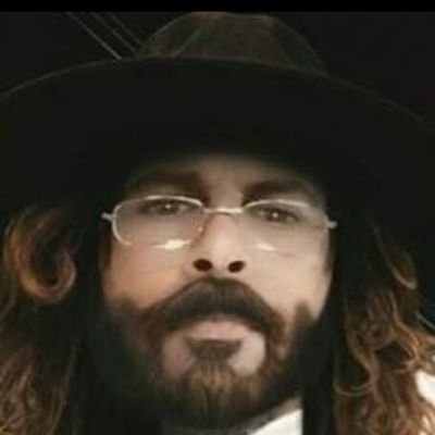 كثرة الحساد تعطيني شهاده واعتبر نفسي على السادات سيّد!
شكراً أعدائي على دعم الاراده إنتوا عالم سيئين بشكل جيّد